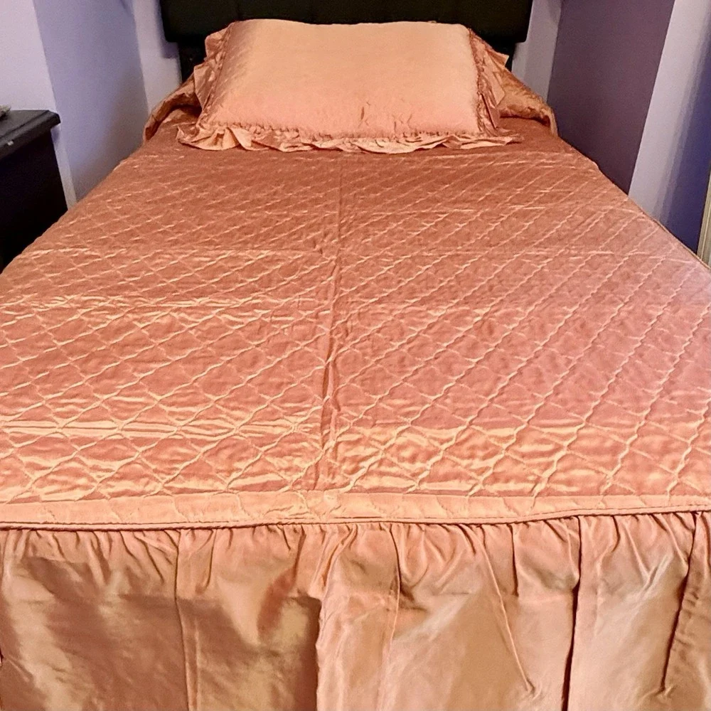 VTG 50s MCM Hollywood Regency Pink Quilted Top Ruffle Sides TWIN Bedspread Sham